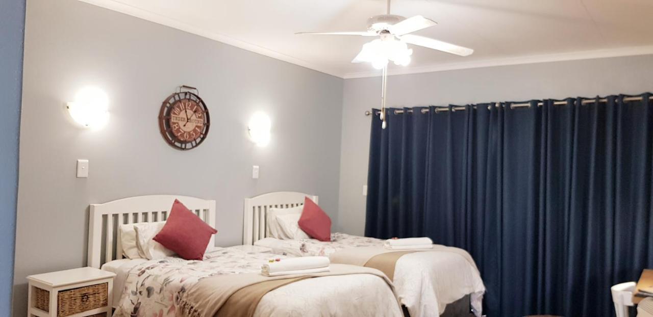 פוצ'פסטרום Graceland Guesthouse מראה חיצוני תמונה